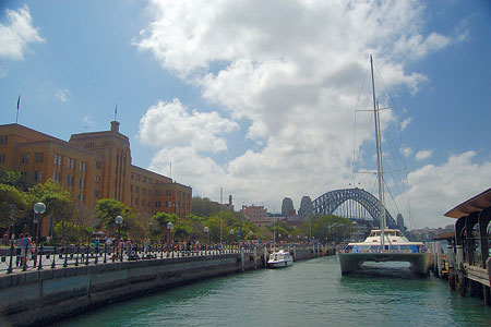 Museum of Contemporary Art and Sydney Harbour Bridge